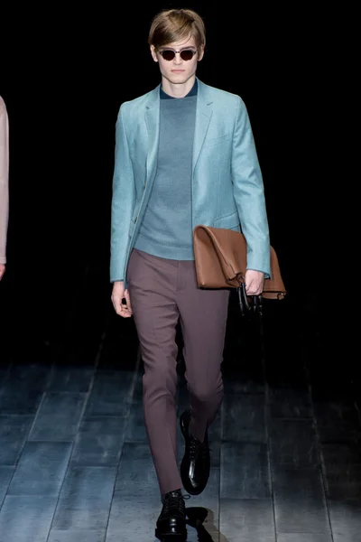 Look 9